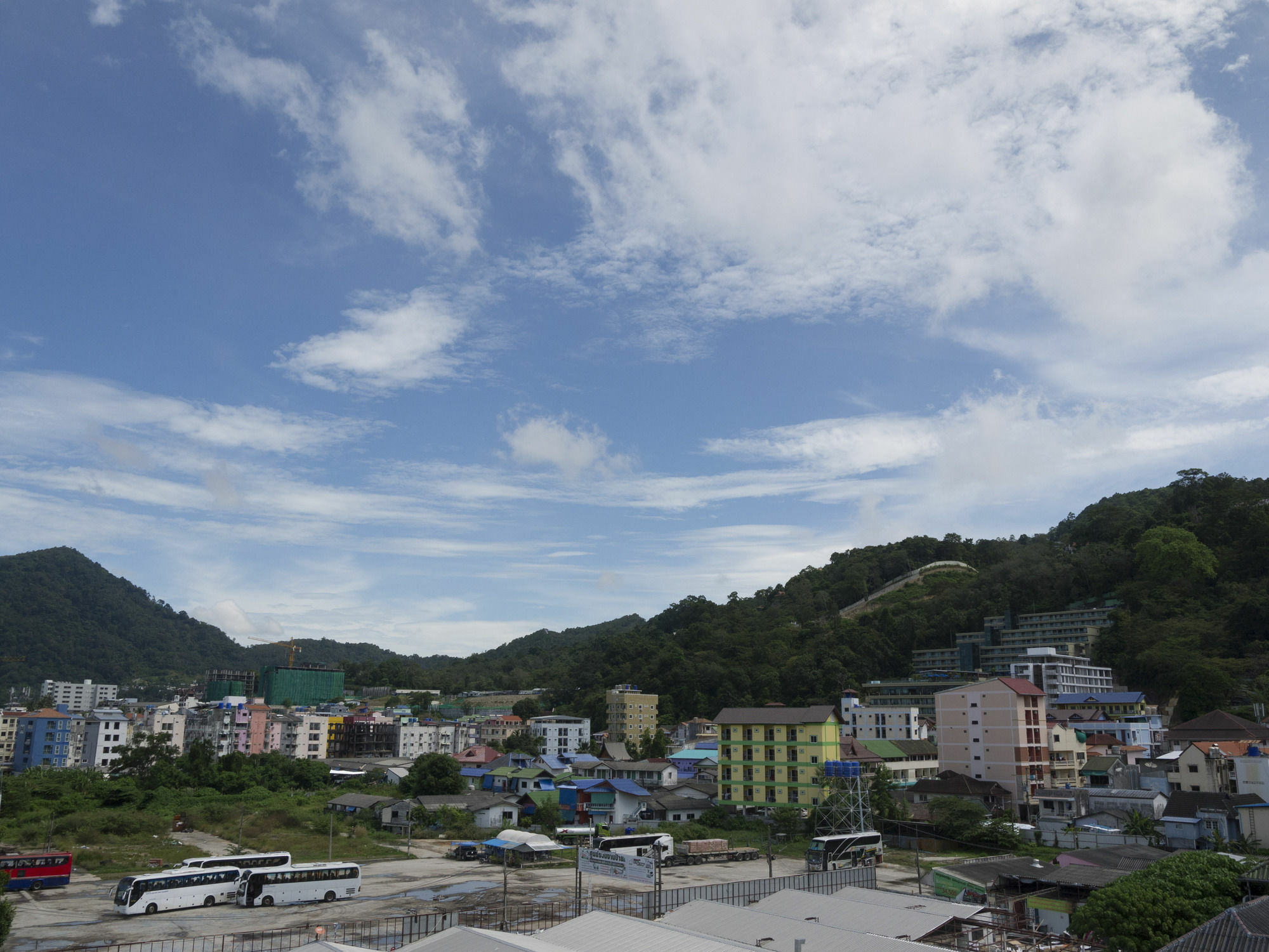 Darisa Apartment Service Patong 외부 사진
